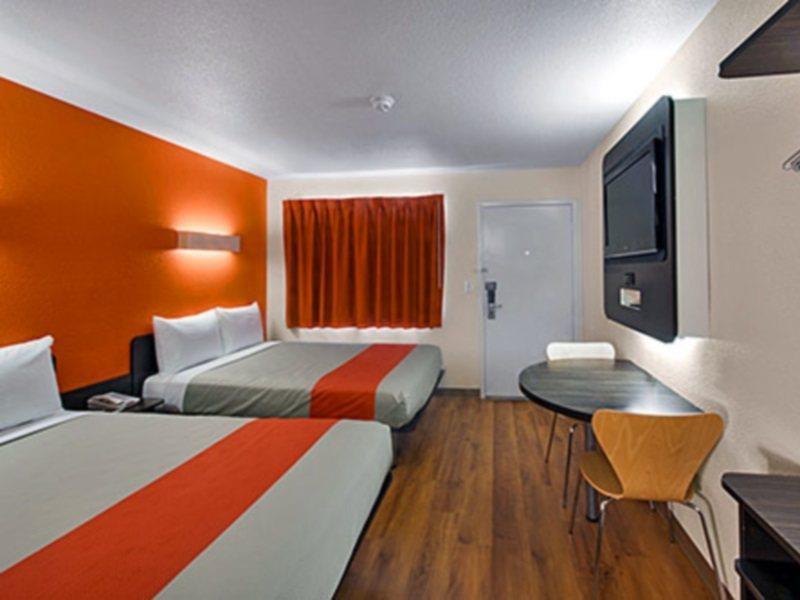 Motel 6-Carlsbad, Ca Beach Exterior photo
