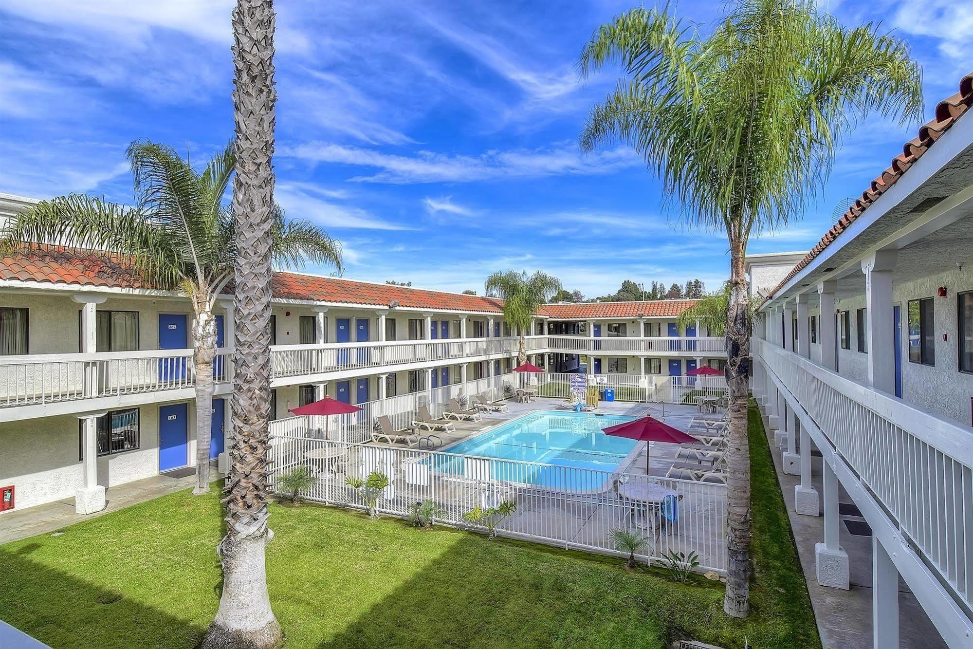 Motel 6-Carlsbad, Ca Beach Exterior photo