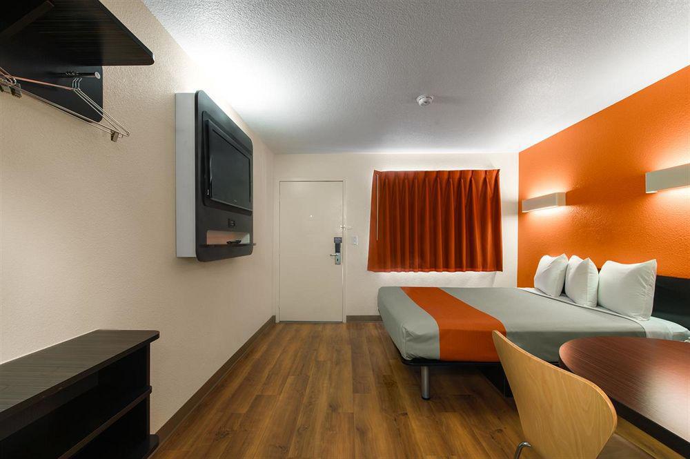 Motel 6-Carlsbad, Ca Beach Exterior photo